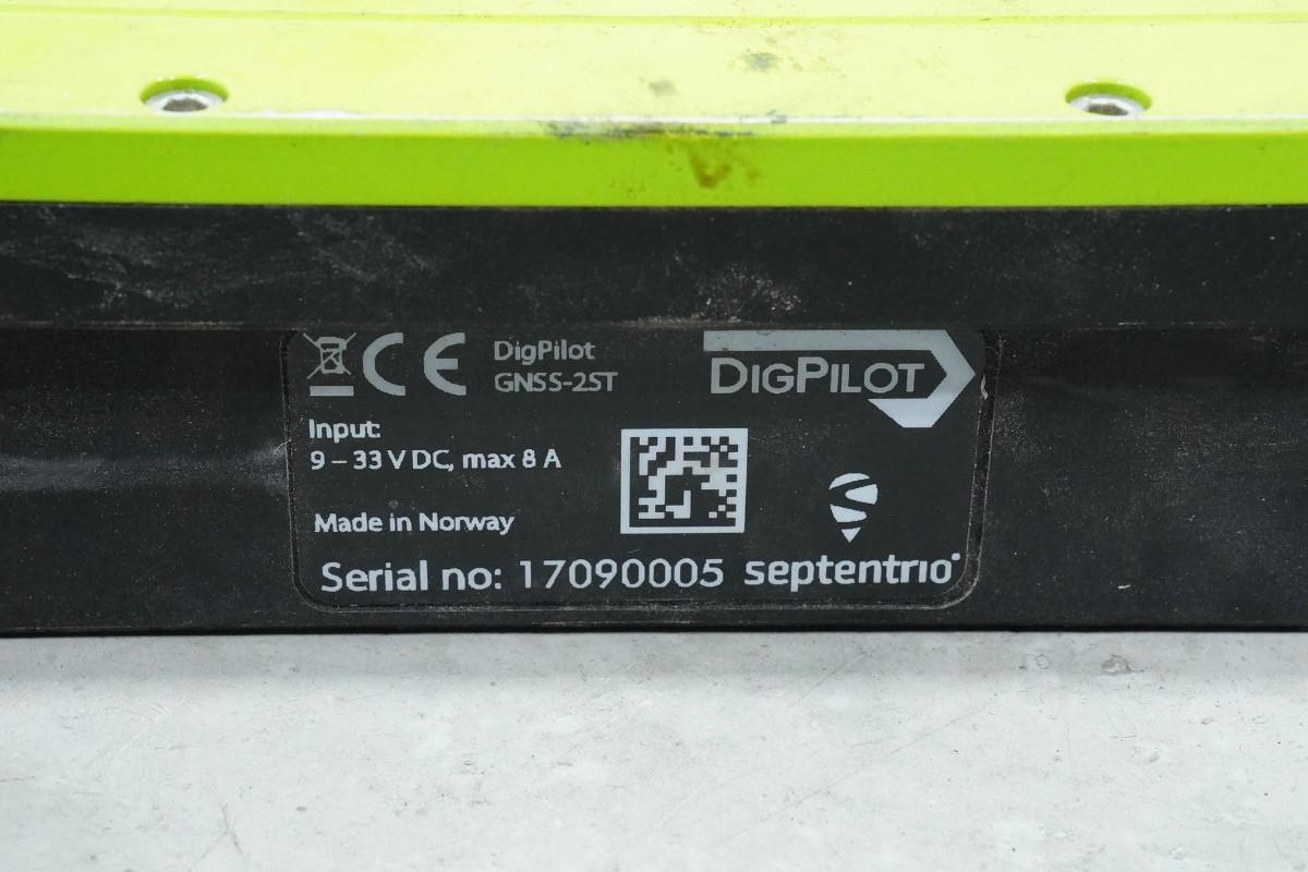 Tittel: DigPilot GNSS-2ST maskinstyringssystem med GNSS-antenner og panel-PC