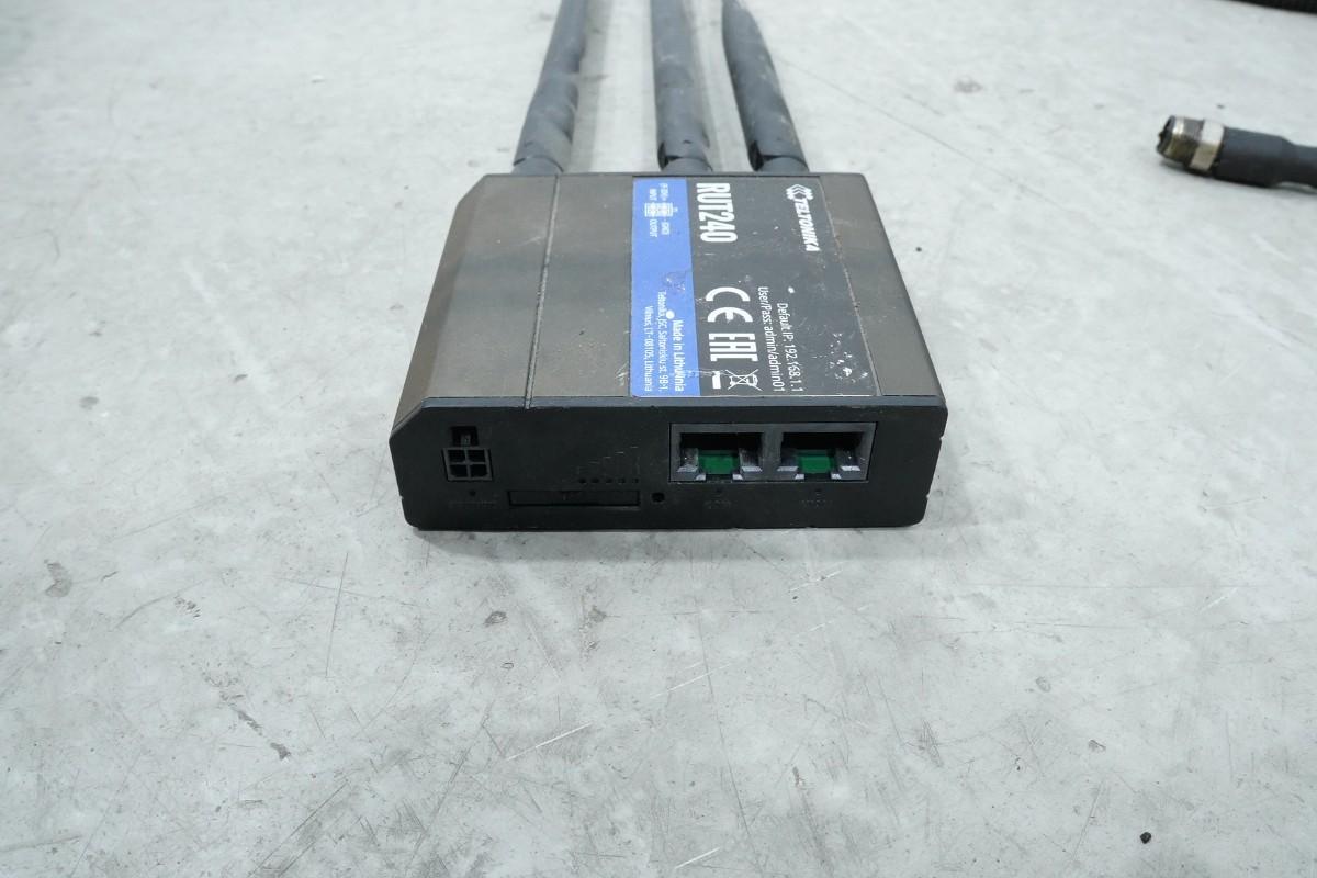 Tittel: DigPilot GNSS-2ST maskinstyringssystem med GNSS-antenner og panel-PC