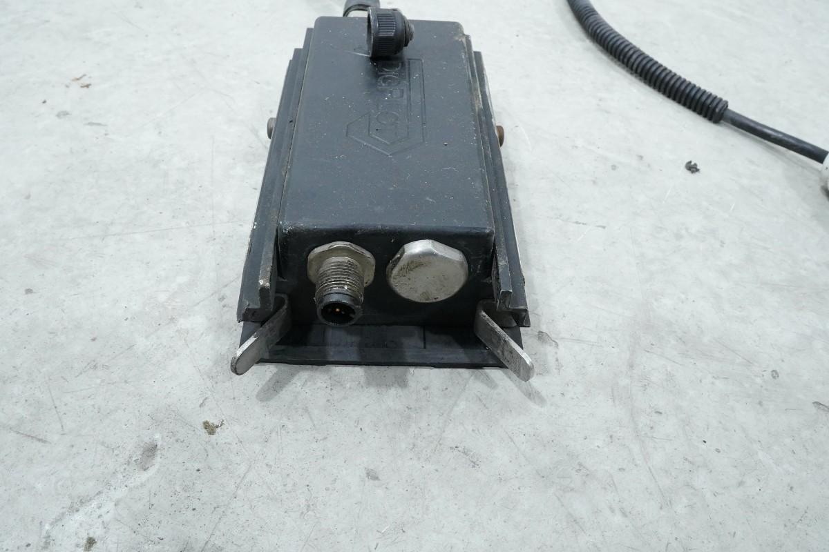 Tittel: DigPilot GNSS-2ST maskinstyringssystem med GNSS-antenner og panel-PC