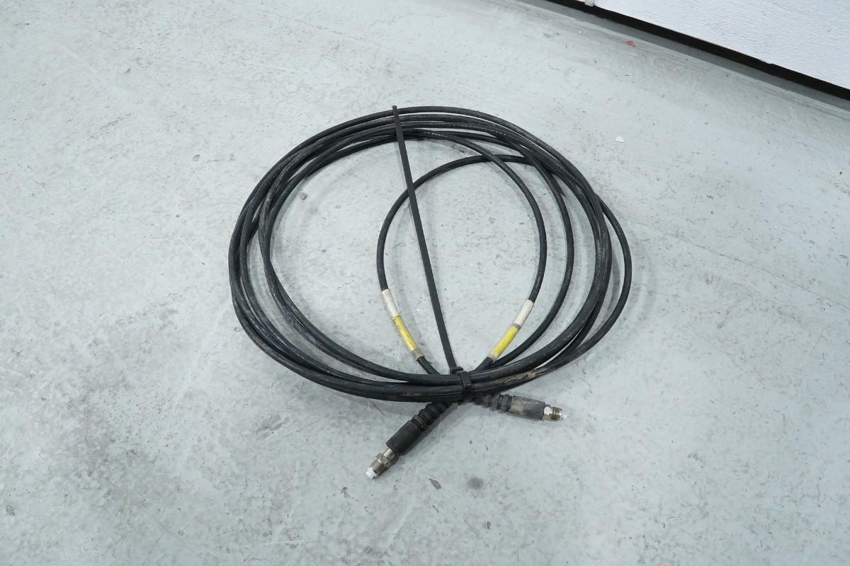 Tittel: DigPilot GNSS-2ST maskinstyringssystem med GNSS-antenner og panel-PC