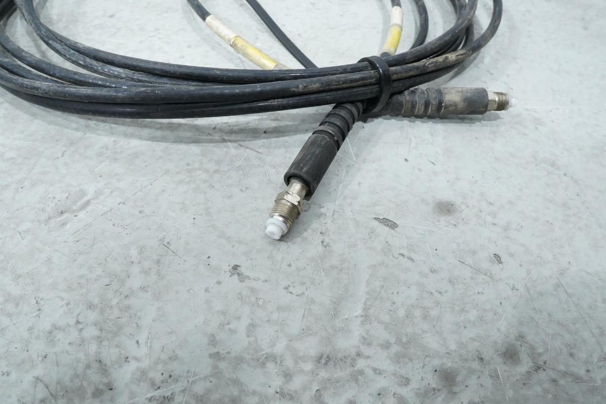 Tittel: DigPilot GNSS-2ST maskinstyringssystem med GNSS-antenner og panel-PC