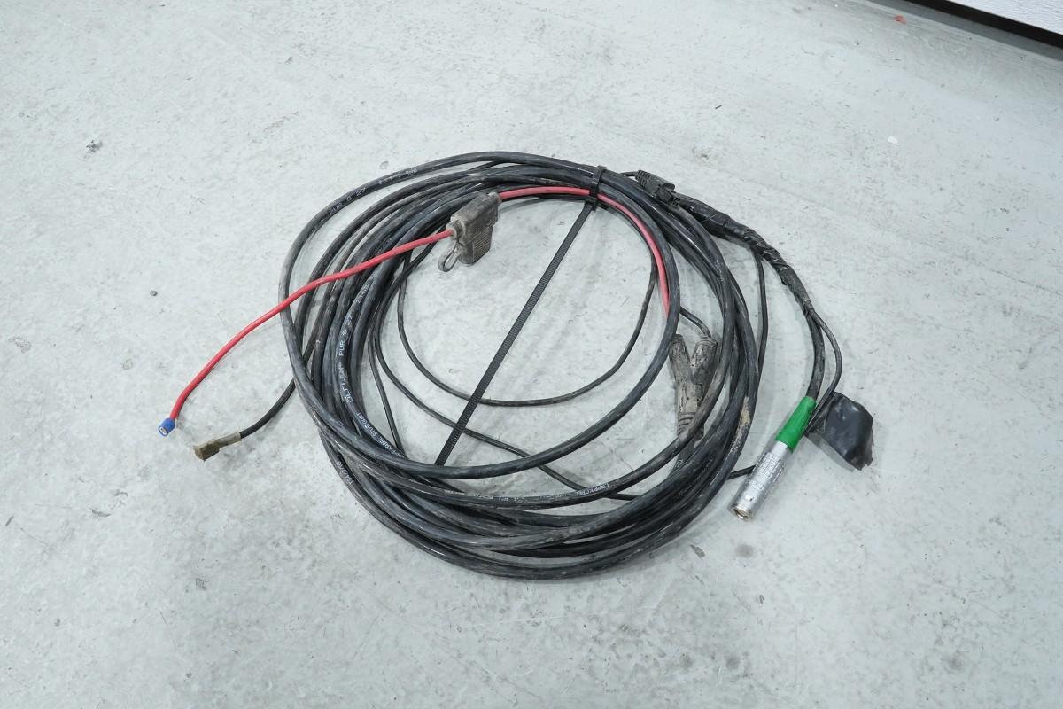 Tittel: DigPilot GNSS-2ST maskinstyringssystem med GNSS-antenner og panel-PC
