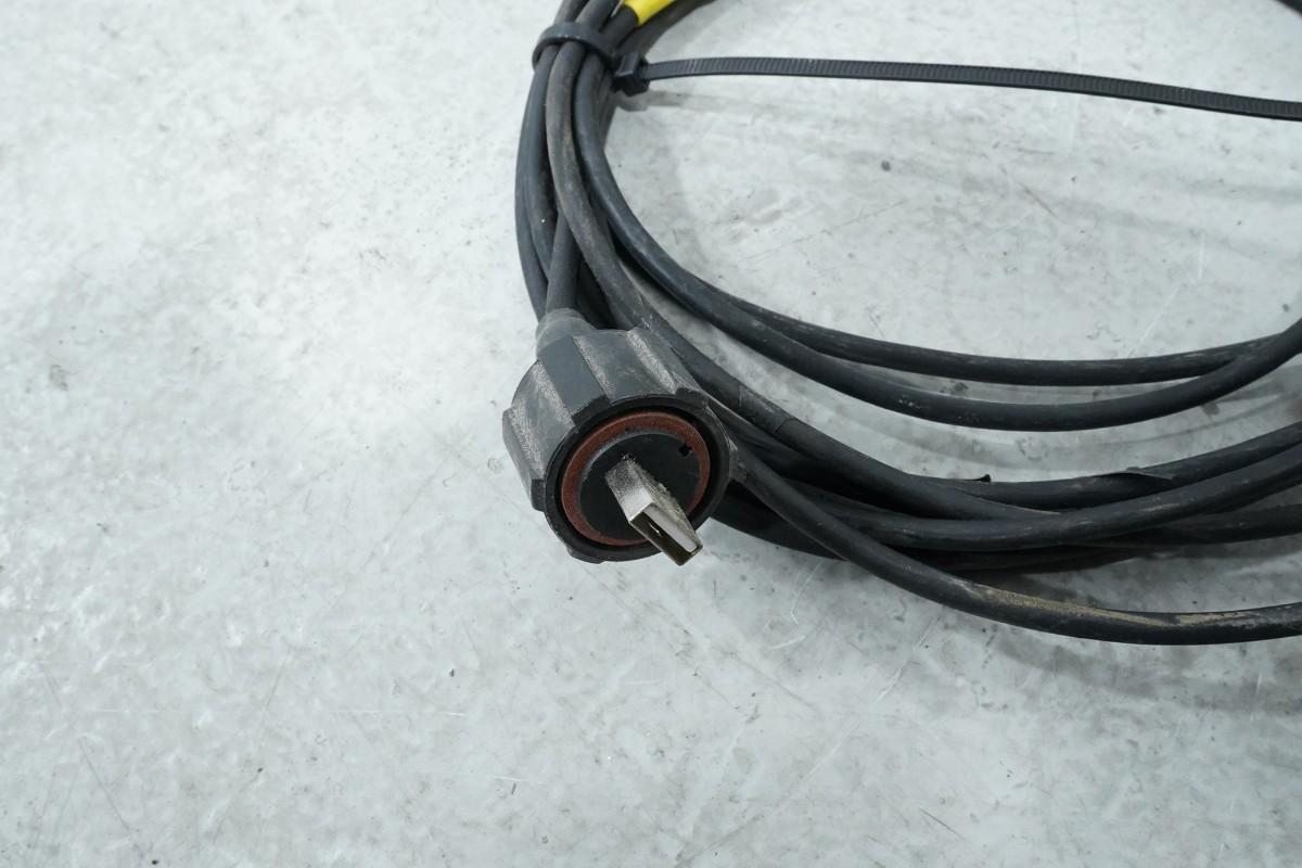 Tittel: DigPilot GNSS-2ST maskinstyringssystem med GNSS-antenner og panel-PC