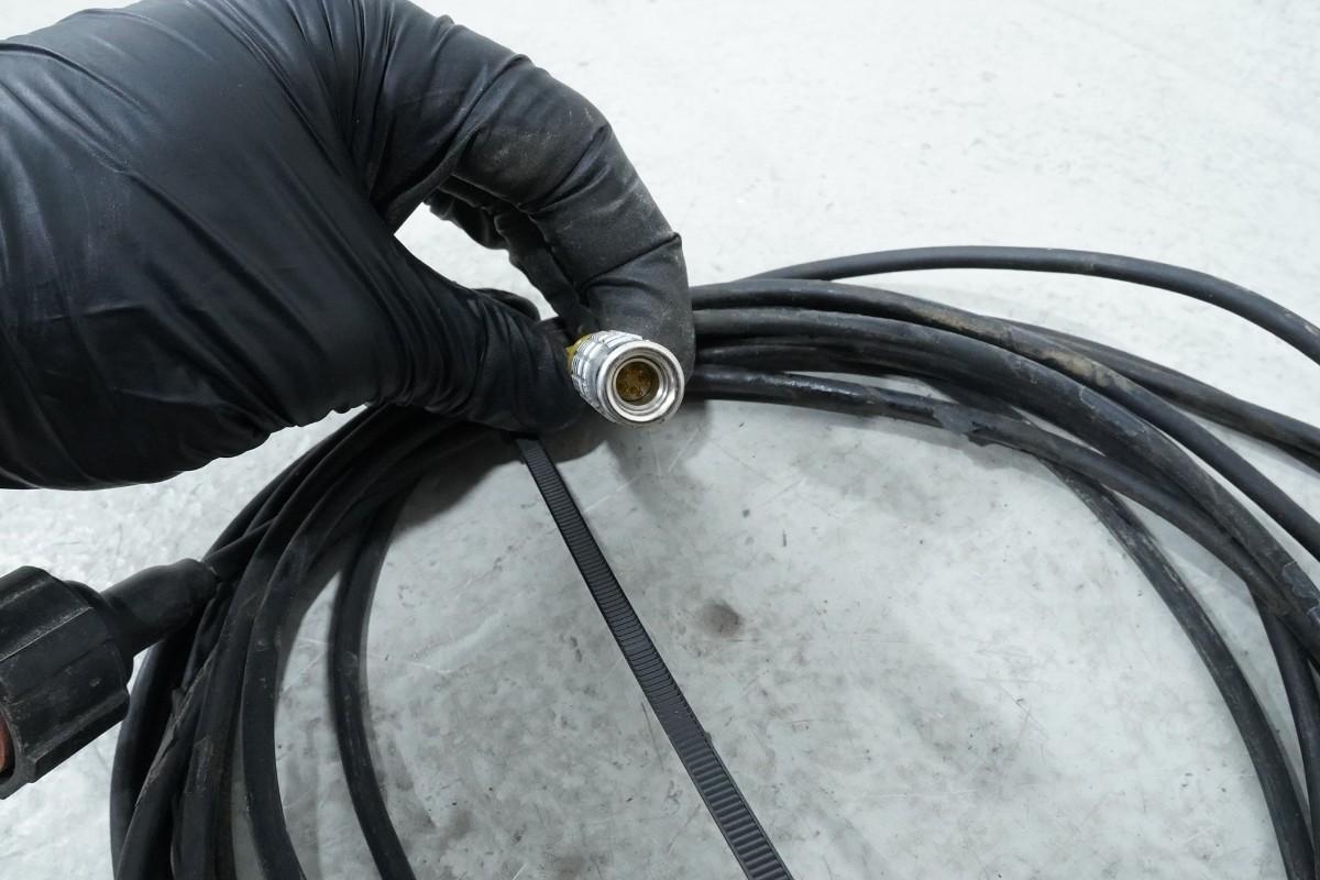 Tittel: DigPilot GNSS-2ST maskinstyringssystem med GNSS-antenner og panel-PC