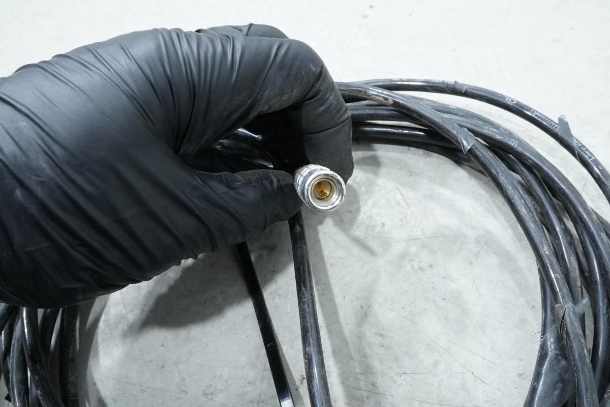 Tittel: DigPilot GNSS-2ST maskinstyringssystem med GNSS-antenner og panel-PC