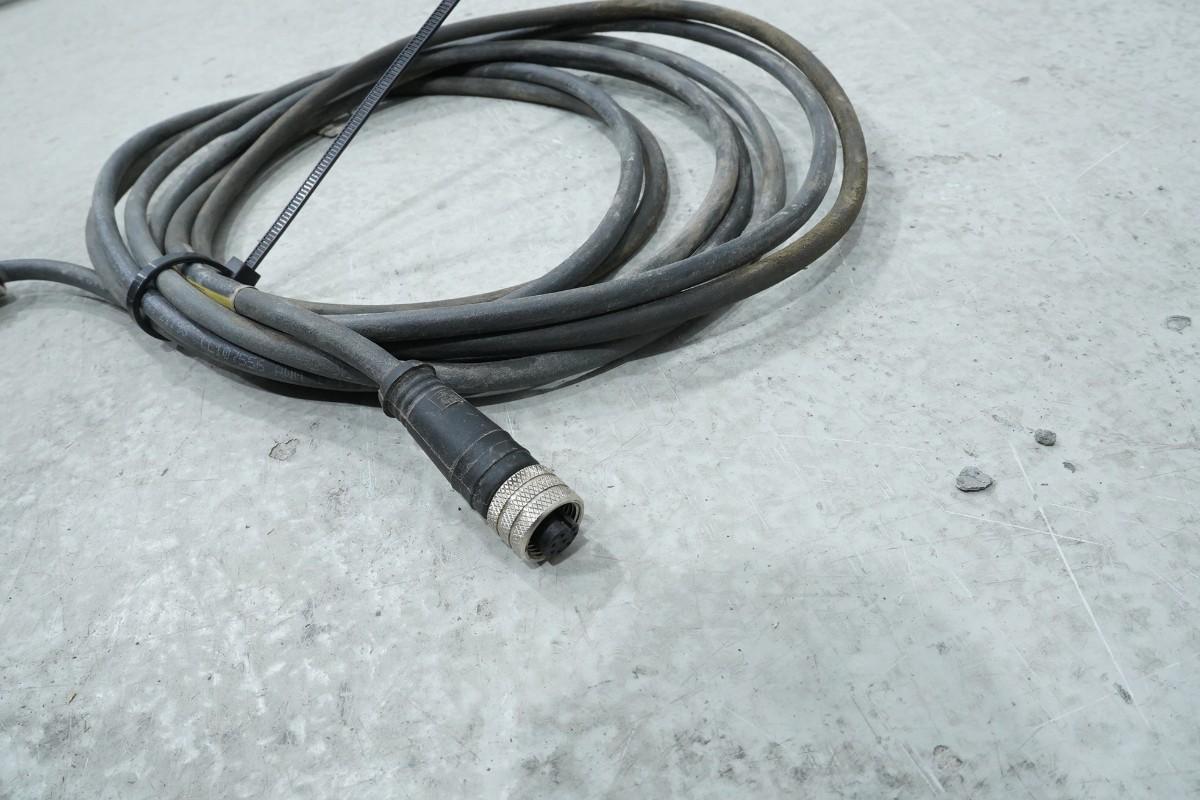 Tittel: DigPilot GNSS-2ST maskinstyringssystem med GNSS-antenner og panel-PC
