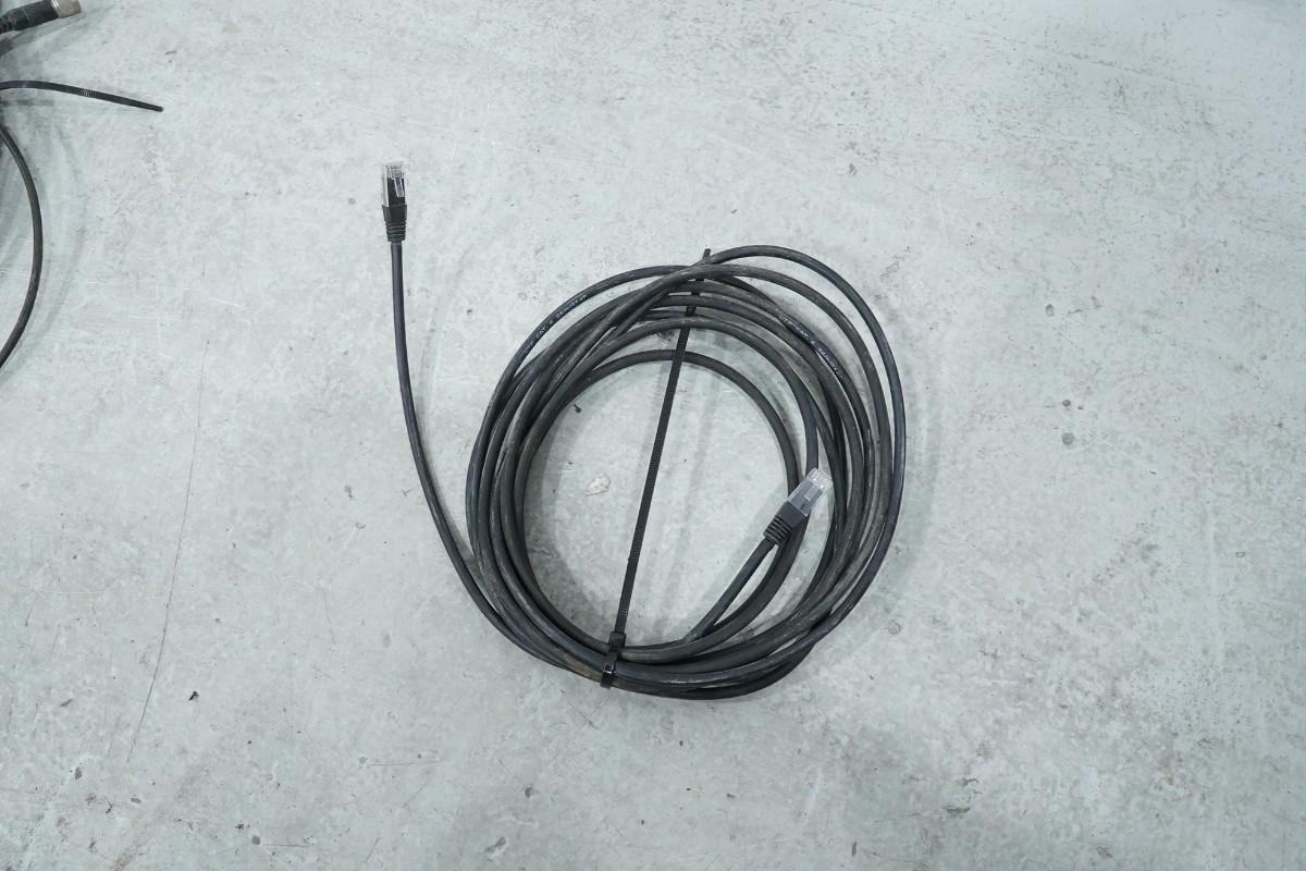 Tittel: DigPilot GNSS-2ST maskinstyringssystem med GNSS-antenner og panel-PC