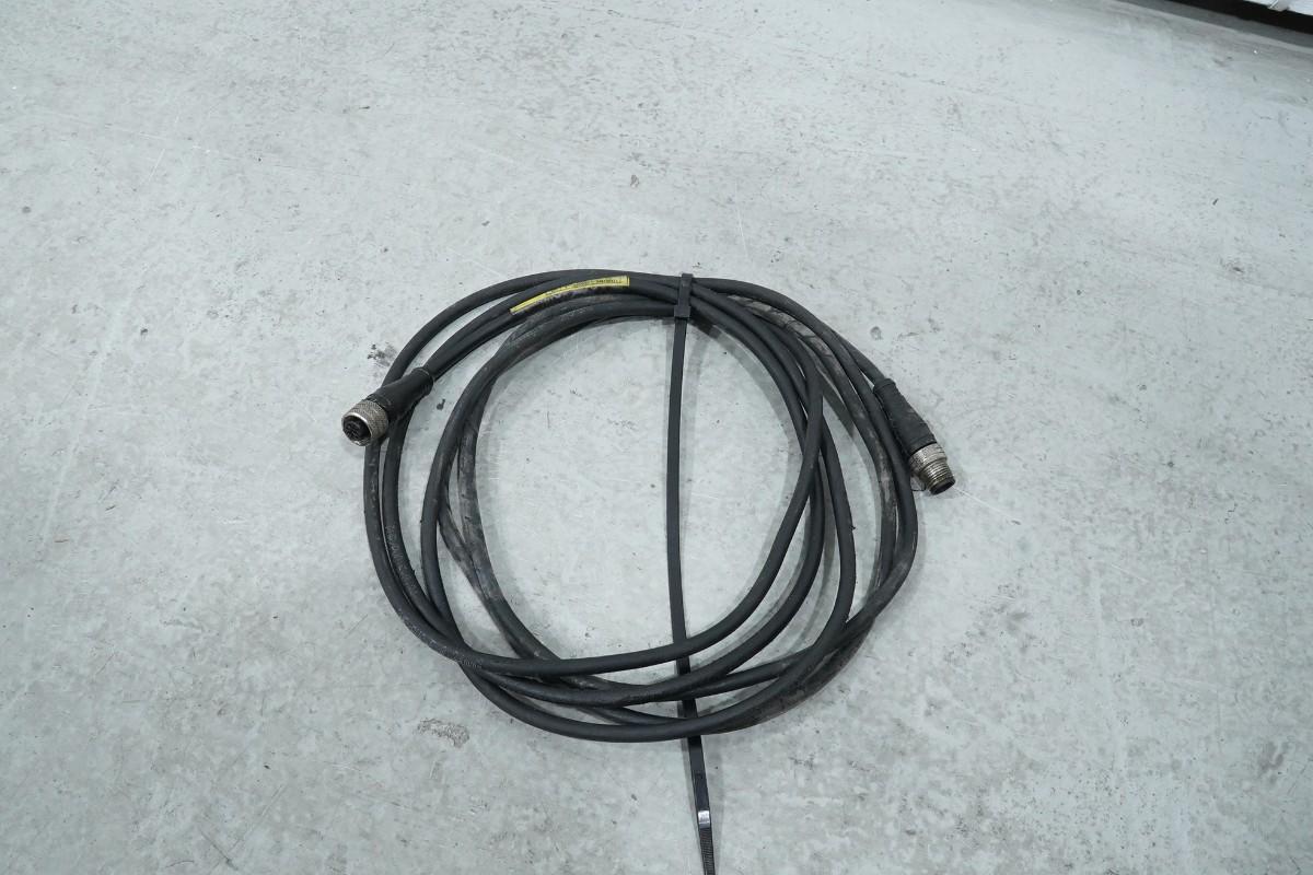 Tittel: DigPilot GNSS-2ST maskinstyringssystem med GNSS-antenner og panel-PC