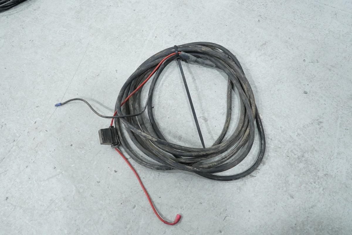 Tittel: DigPilot GNSS-2ST maskinstyringssystem med GNSS-antenner og panel-PC
