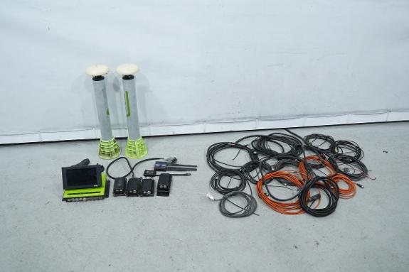Tittel: DigPilot GNSS-2ST maskinstyringssystem med GNSS-antenner og panel-PC