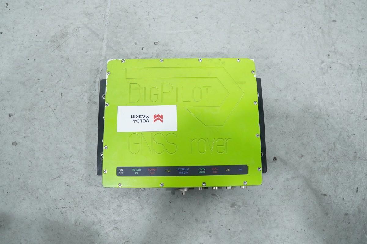 DigPilot GNSS maskinstyringsutstyr med Septentrio antenner og Teltonika RUT240