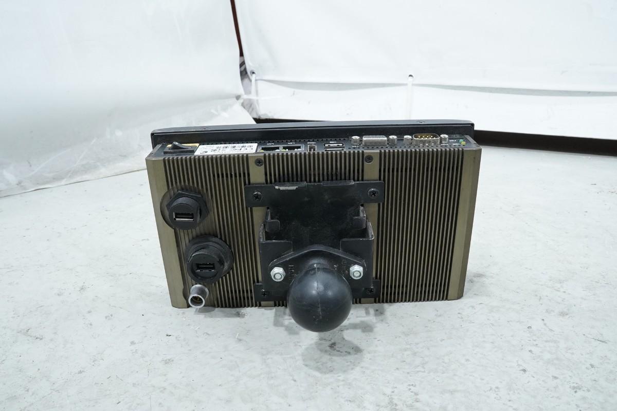 DigPilot GNSS maskinstyringsutstyr med Septentrio antenner og Teltonika RUT240
