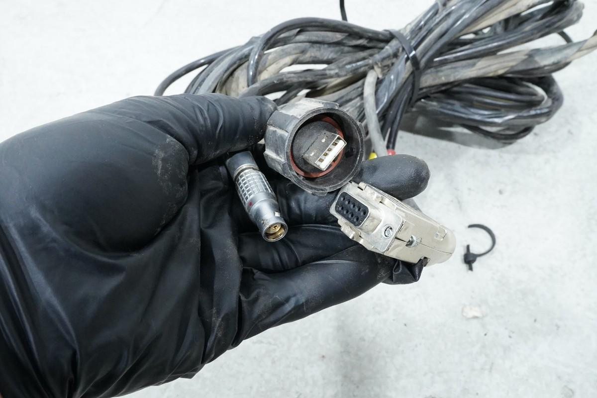 DigPilot GNSS maskinstyringsutstyr med Septentrio antenner og Teltonika RUT240