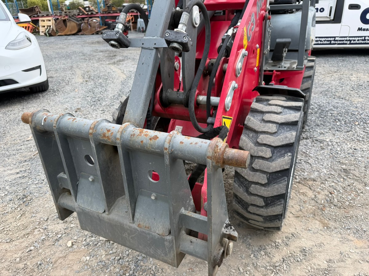 2019 Weidemann 1140 Kompaktlaster med skuffe, pallegafler og asfaltskuffe