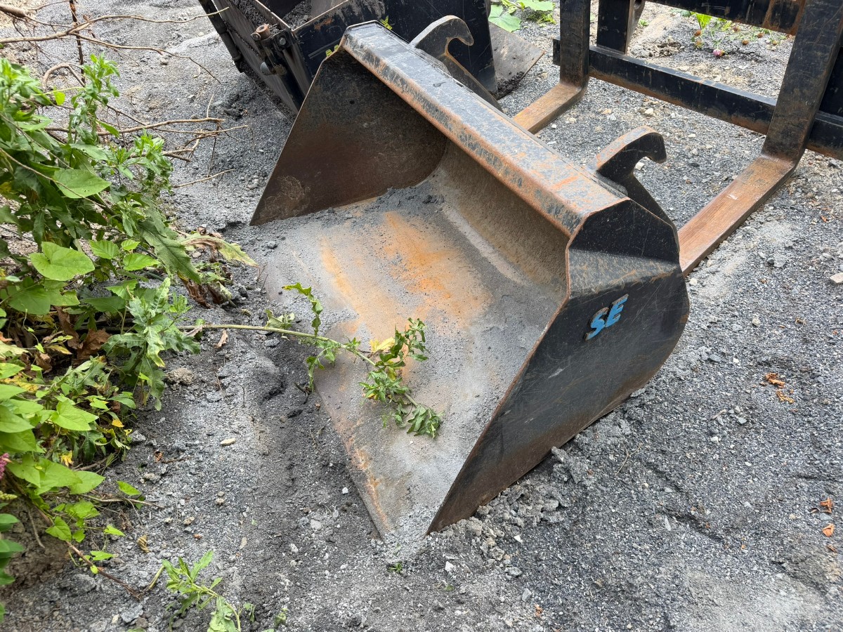 2019 Weidemann 1140 Kompaktlaster med skuffe, pallegafler og asfaltskuffe