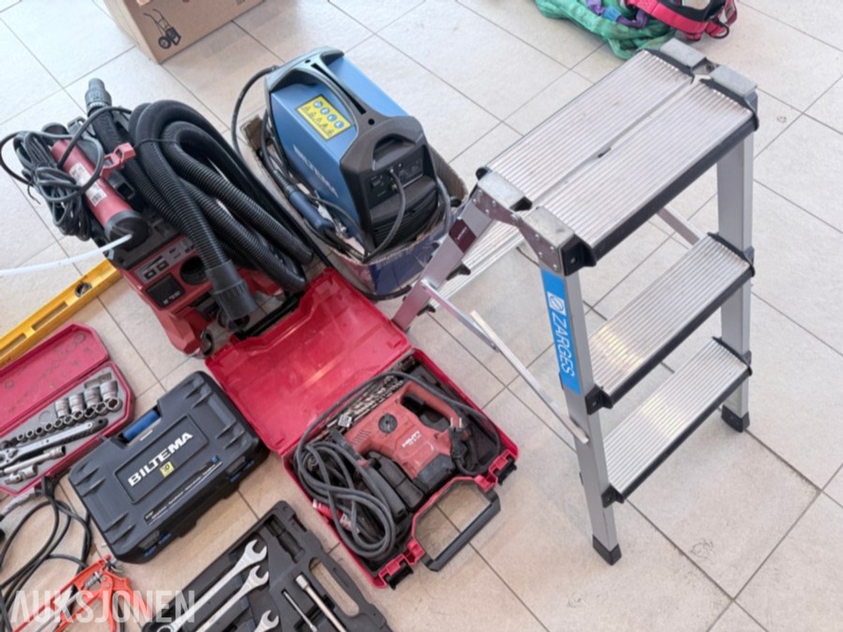 Verktøypakke med Hilti, Biltema og diverse håndverktøy