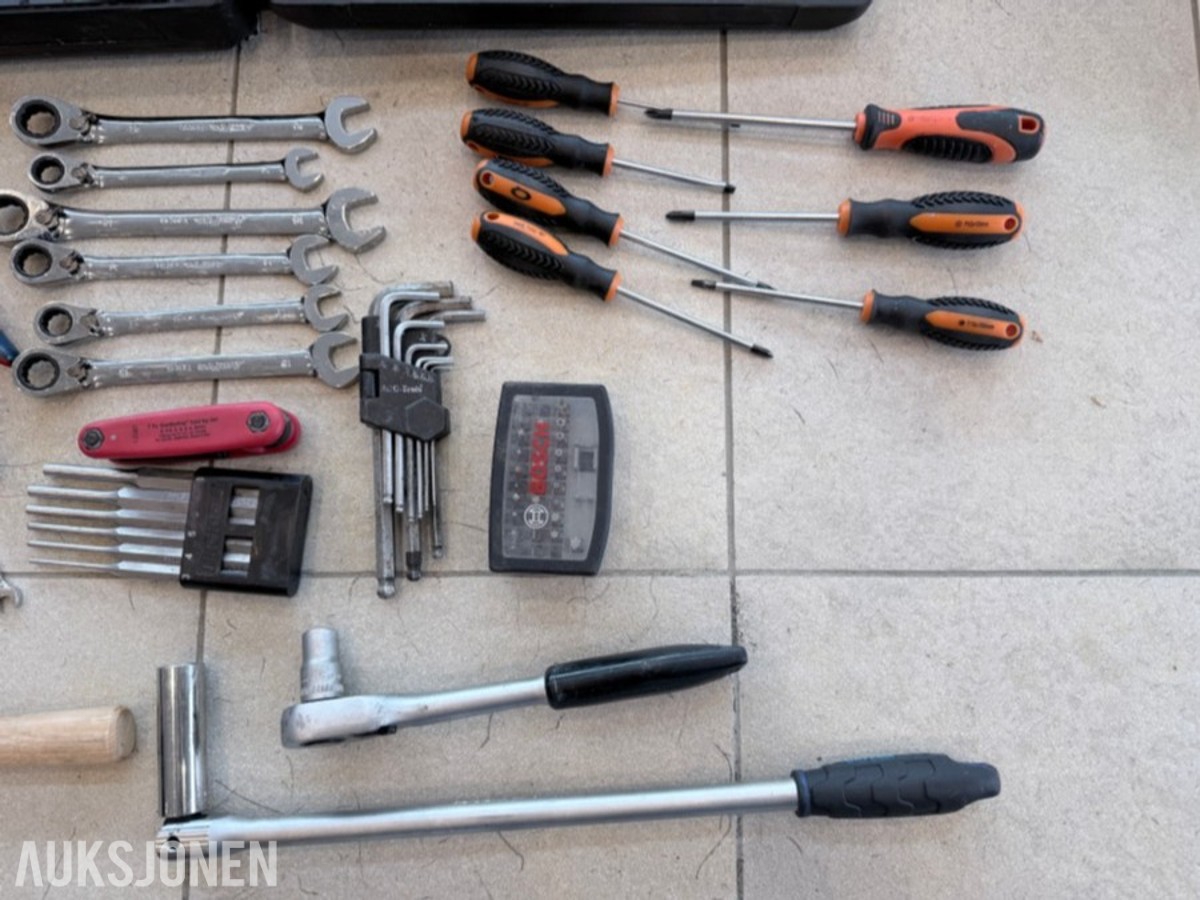 Verktøypakke med Hilti, Biltema og diverse håndverktøy