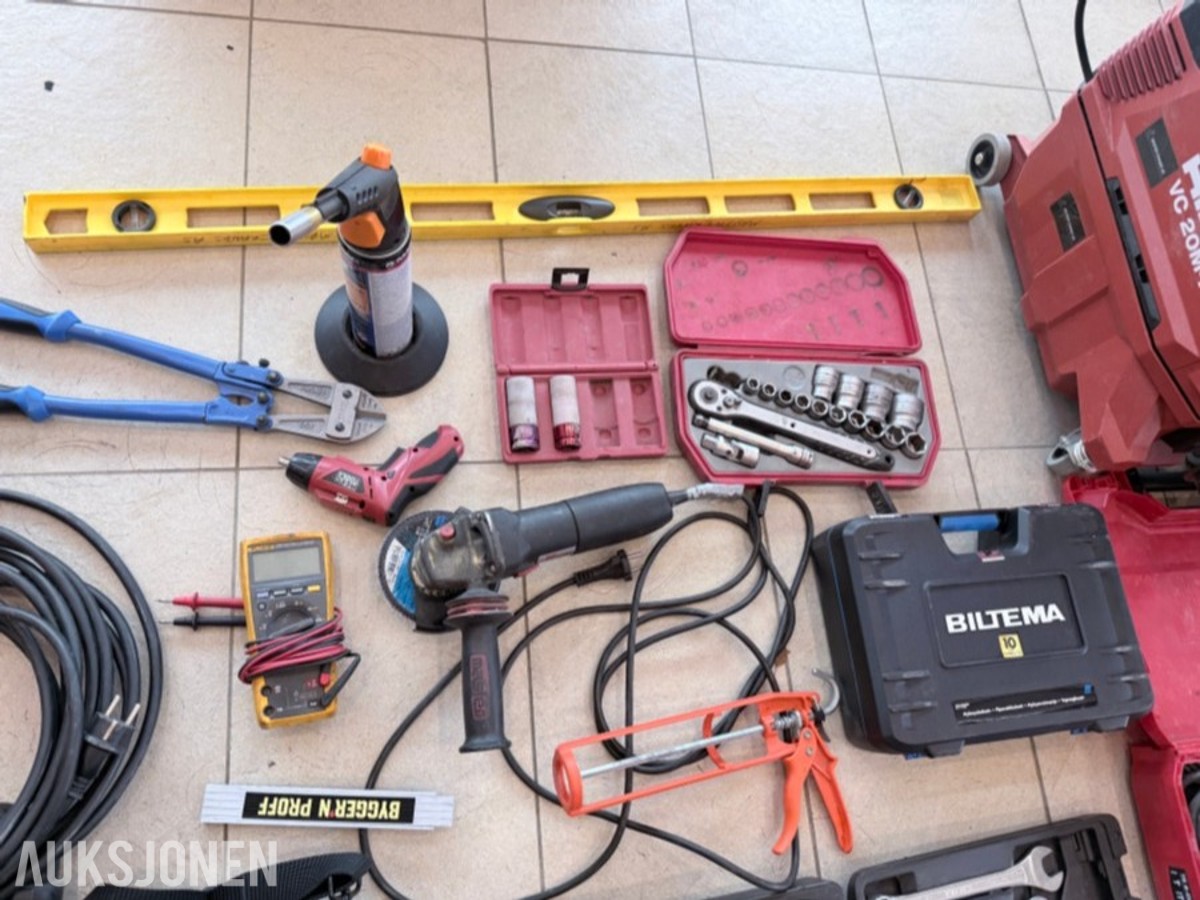 Verktøypakke med Hilti, Biltema og diverse håndverktøy