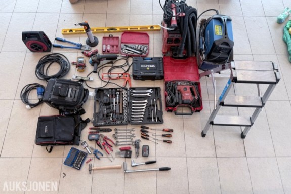 Verktøypakke med Hilti, Biltema og diverse håndverktøy
