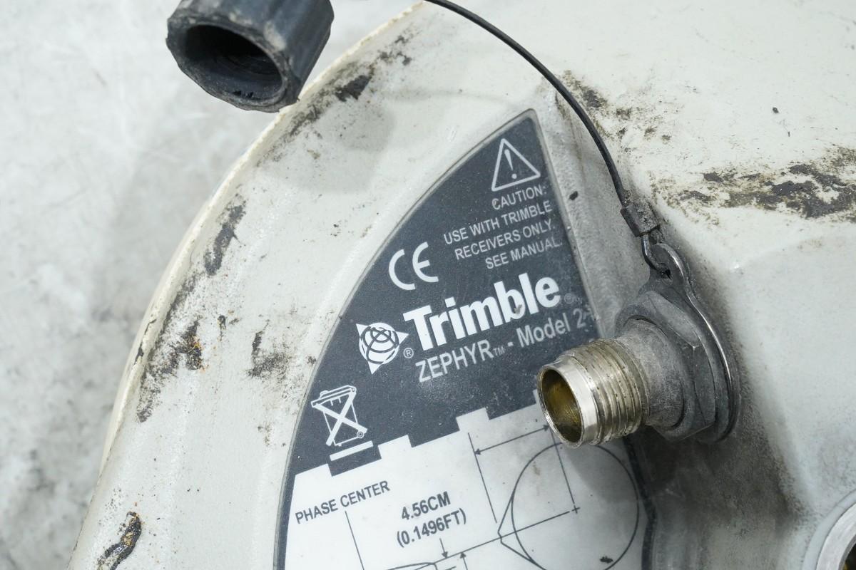 Trimble Zephyr Model 2 GNSS-antenne med landmålingsstang og tilbehør