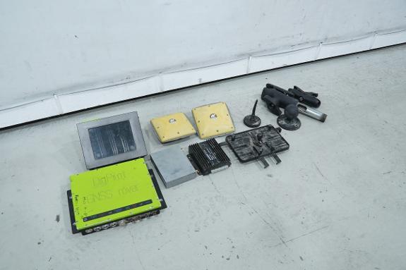 DigPilot GNSS-1ST maskinstyringssystem med 2 Topcon PG-A1 antenner