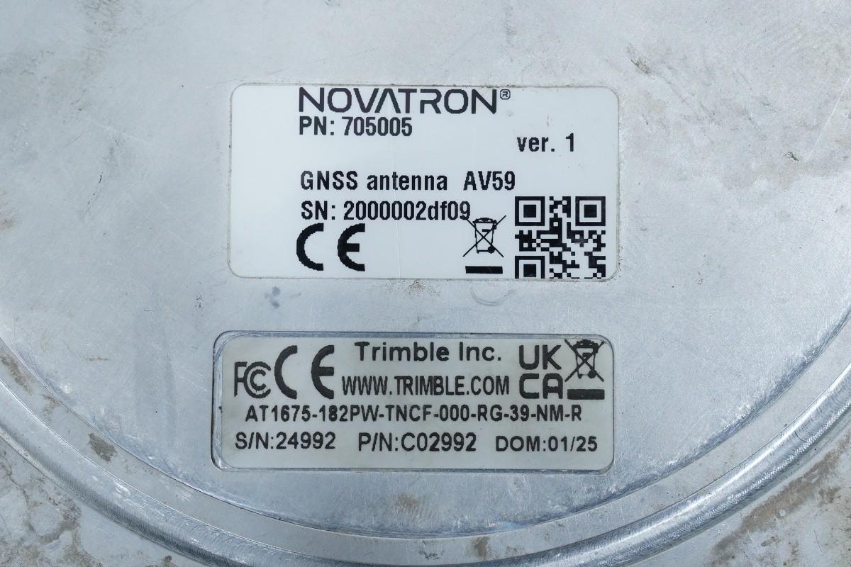 Intuicom RTK Bridge-C3 GNSS/RTK kommunikasjonsutstyr med NovAtel antenne