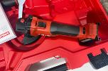 Parti med Hilti vinkelsliper, boltepistol, dispenser og borhammer
