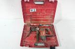 Parti med Hilti vinkelsliper, boltepistol, dispenser og borhammer