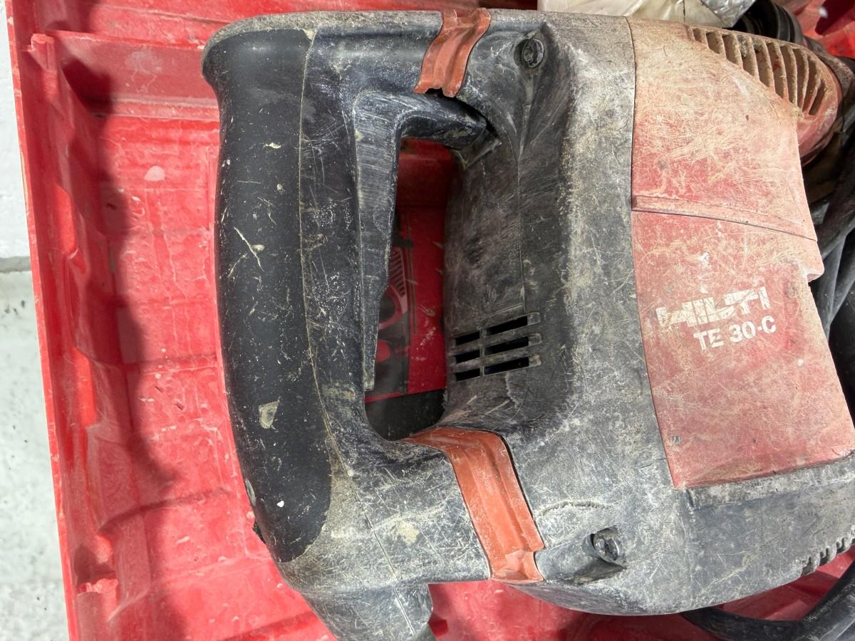 Parti Hilti elektroverktøy og festeverktøy med tilbehør