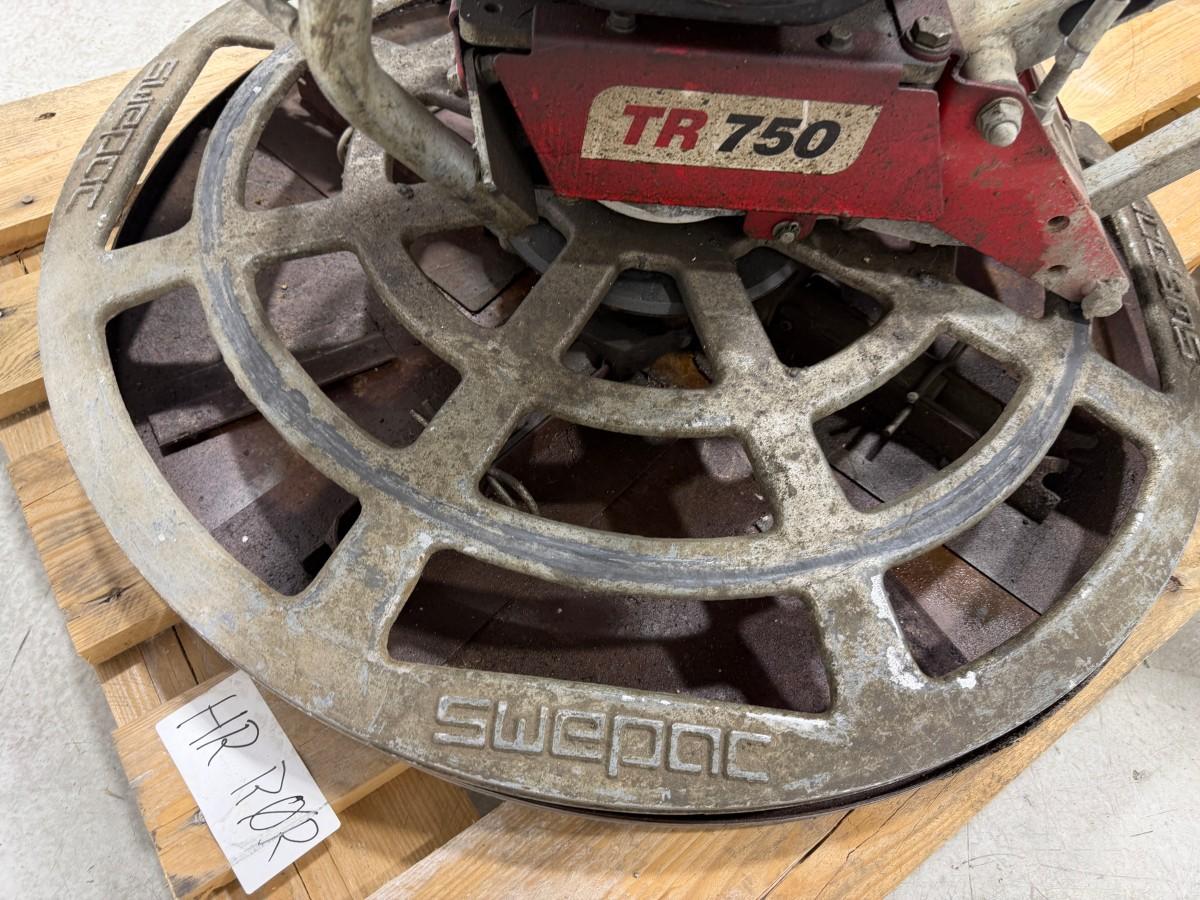 Swepac TR 750 betongglatter med Honda GX200 bensinmotor
