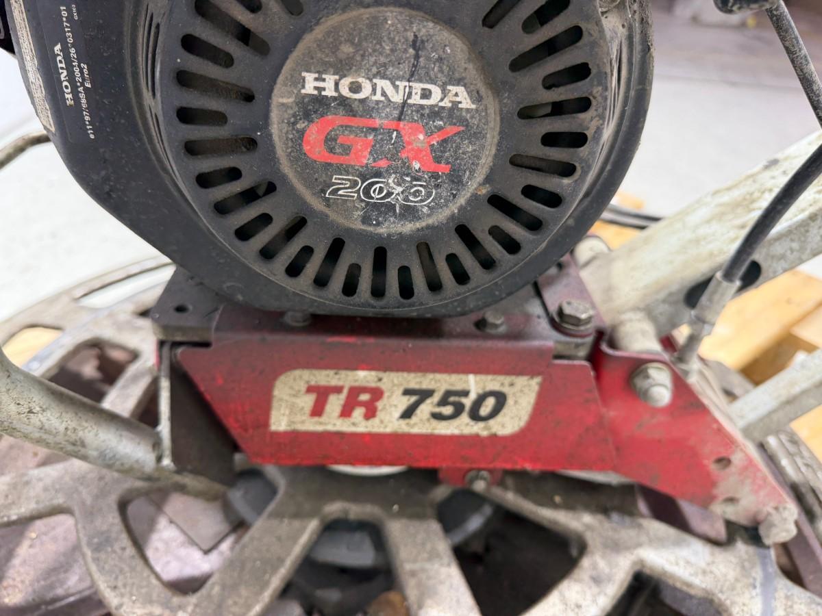 Swepac TR 750 betongglatter med Honda GX200 bensinmotor