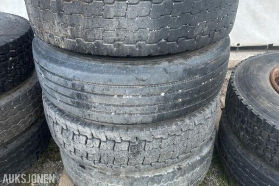 Dekk med felg 275/70 R22,5