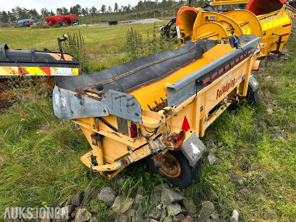 2017 Falköping LB 1000 strøkasse - med dele strøkasse
