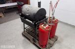 Tønnegrill med gassflasker og brennerutstyr