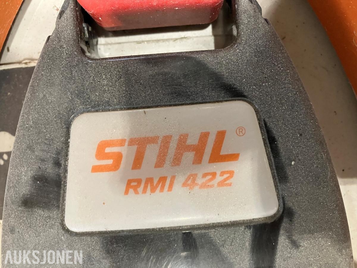 2021 STIHL RMI 422 Robotklipper med ladestasjon