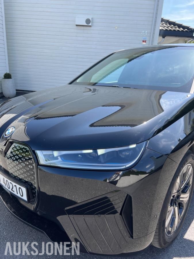 2023 BMW iX xDrive 40 HENGERFESTE HEAD-UP KAMERA SERVICEAVTALE