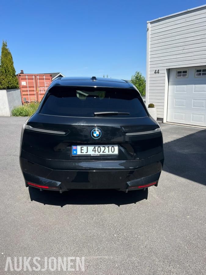 2023 BMW iX xDrive 40 HENGERFESTE HEAD-UP KAMERA SERVICEAVTALE