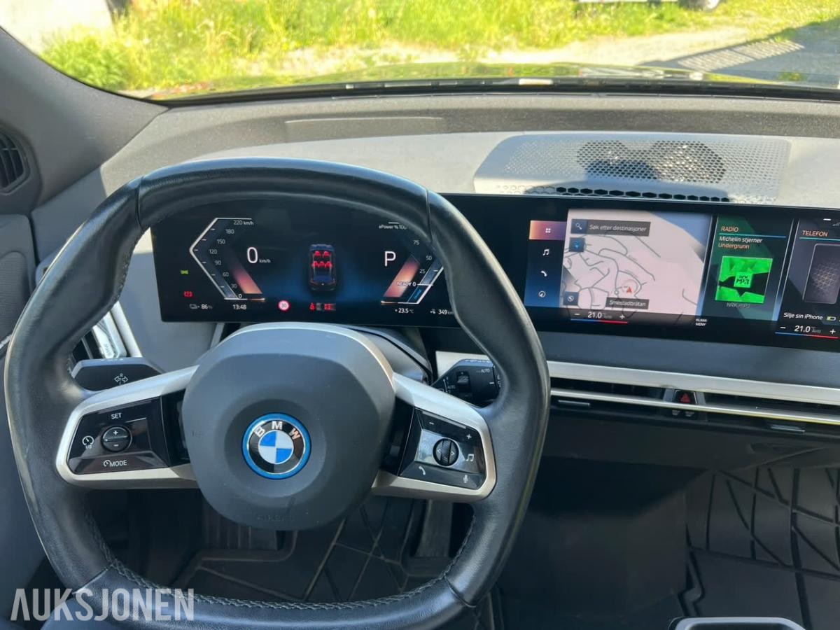 2023 BMW iX xDrive 40 HENGERFESTE HEAD-UP KAMERA SERVICEAVTALE