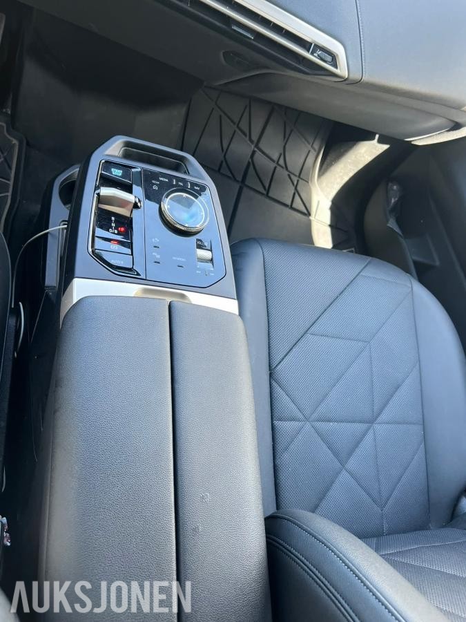 2023 BMW iX xDrive 40 HENGERFESTE HEAD-UP KAMERA SERVICEAVTALE