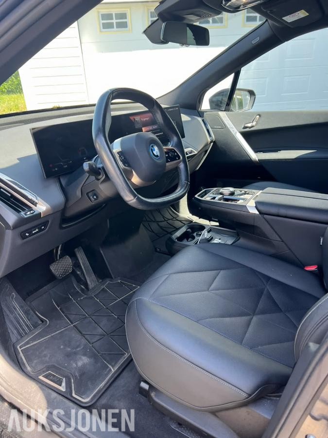 2023 BMW iX xDrive 40 HENGERFESTE HEAD-UP KAMERA SERVICEAVTALE