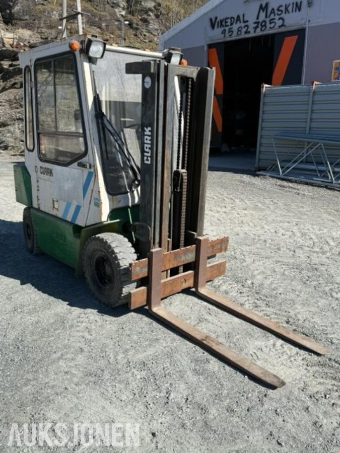 Truck - Clark GPM25L - IKKE MVA
