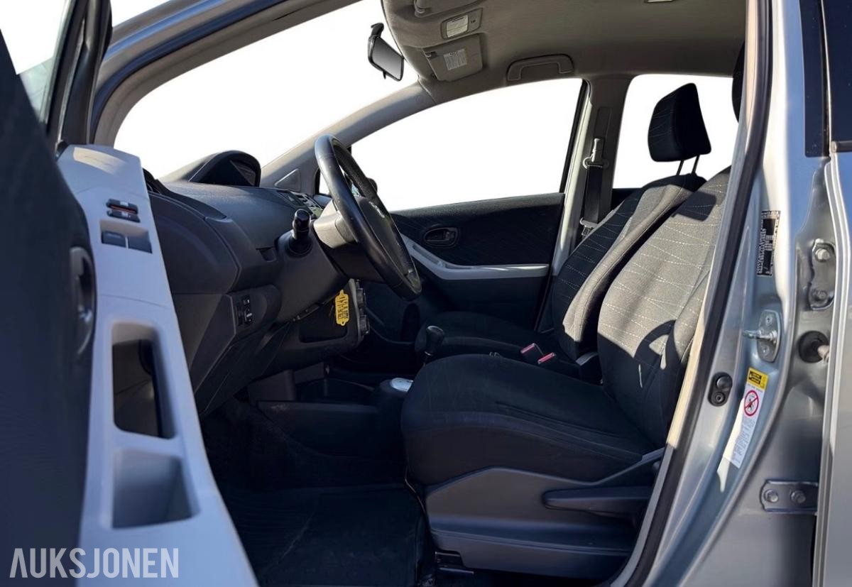 2007 Toyota Yaris 1.3 87hk AUTOMAT  LAV KM  77000km s+v dekk