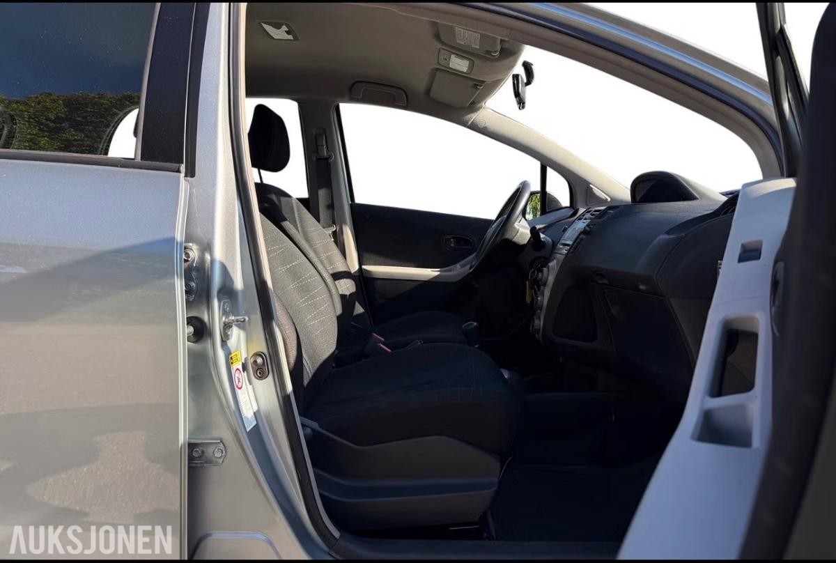 2007 Toyota Yaris 1.3 87hk AUTOMAT  LAV KM  77000km s+v dekk