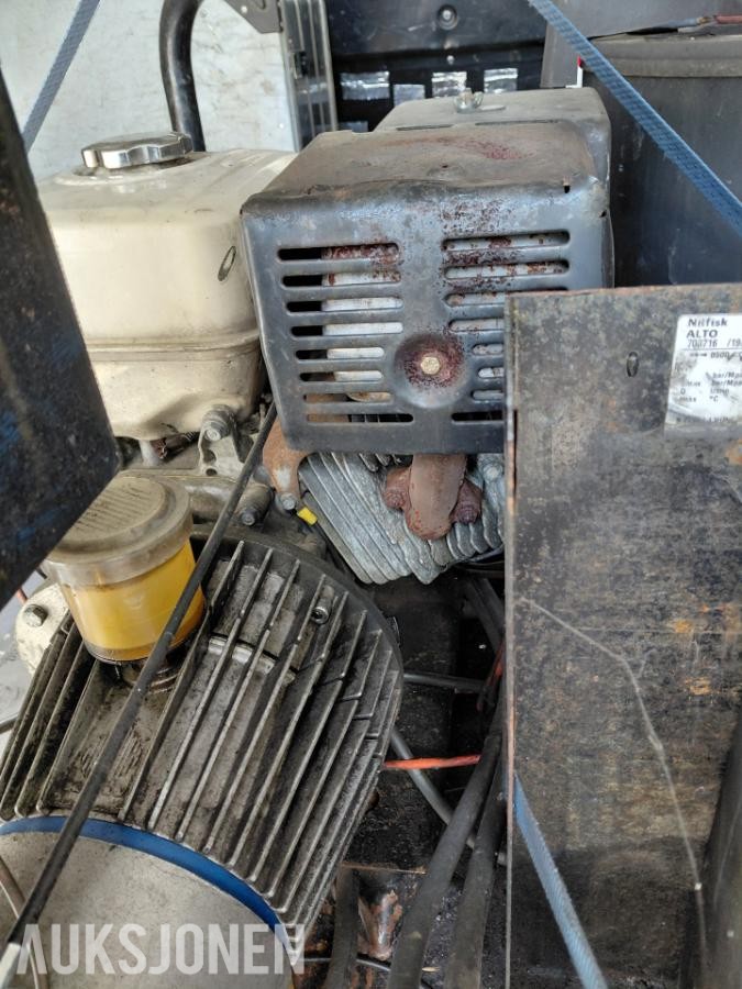 2005 Nilfisk Alto dieseldrevet høytrykksvasker