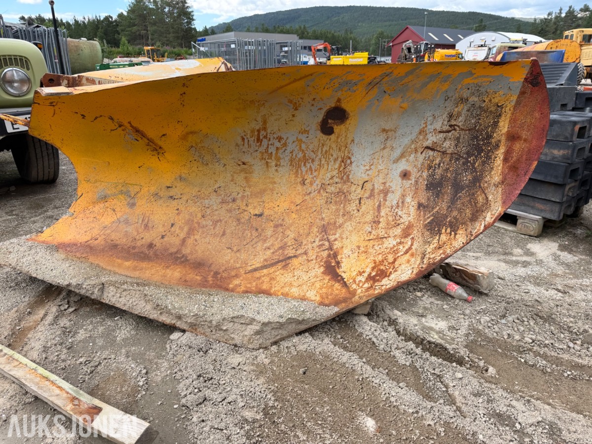 Spissplog Med Volvo BM feste for hjullster