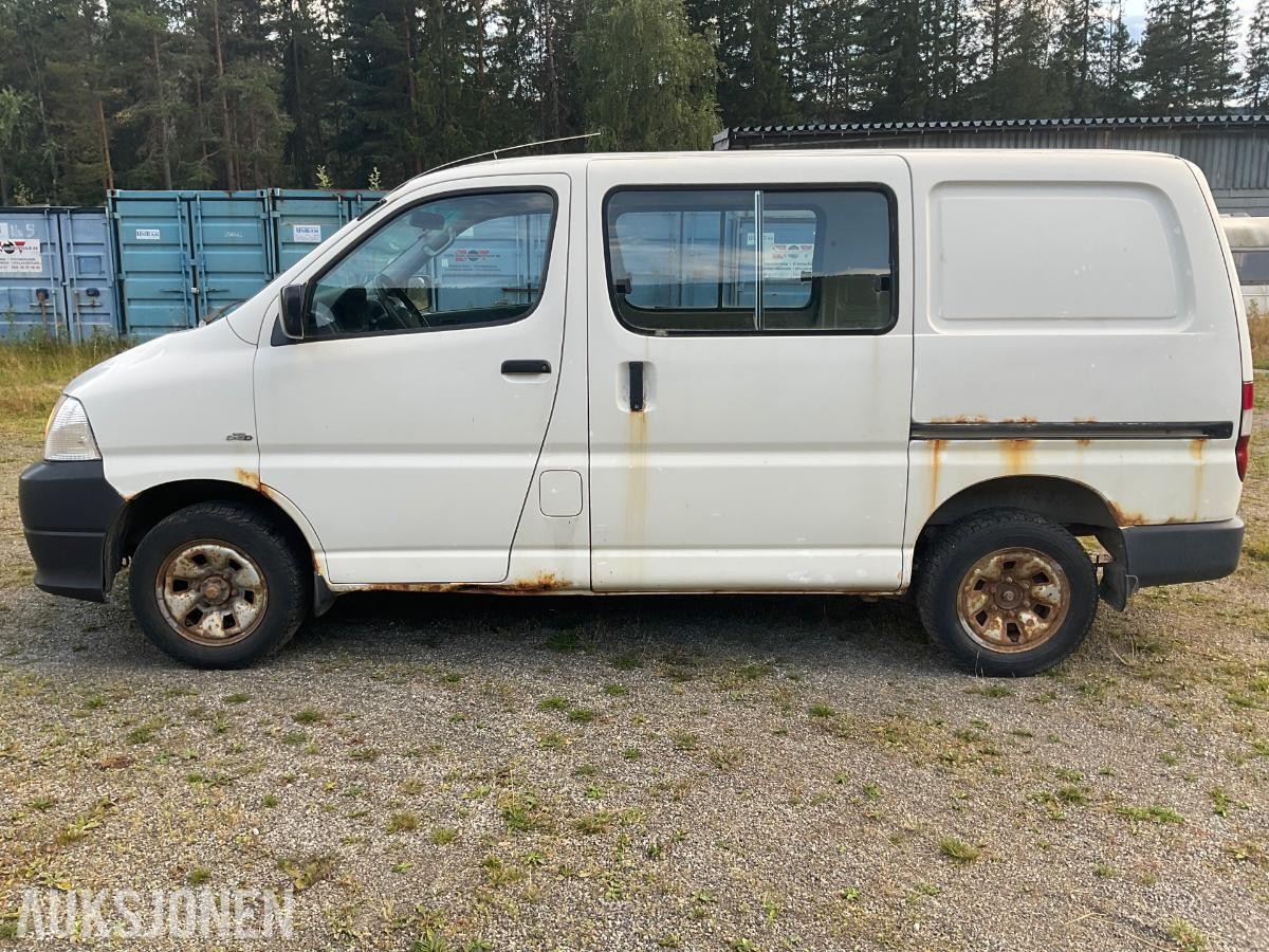 2007 Toyota HiAce 4 WD 117 hk D4d 245542km
