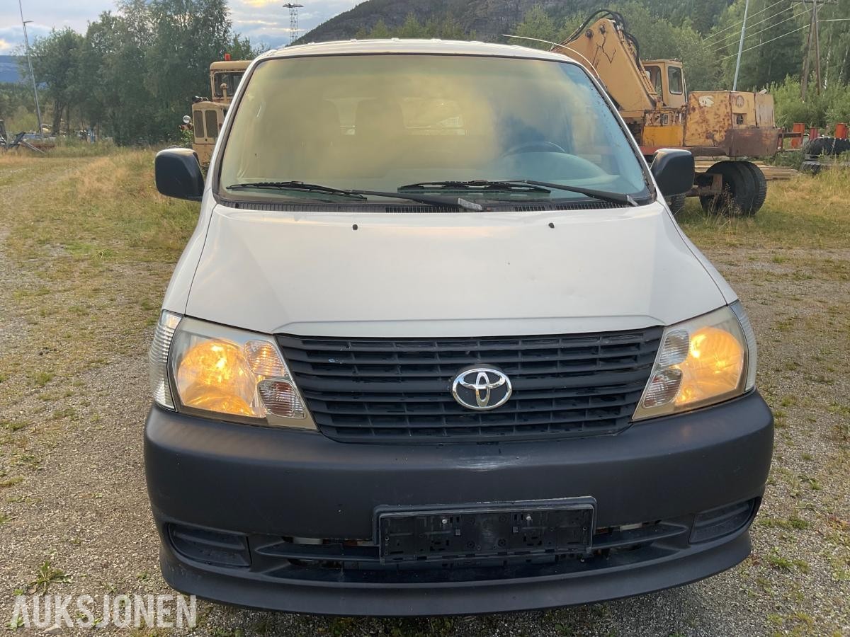 2007 Toyota HiAce 4 WD 117 hk D4d 245542km