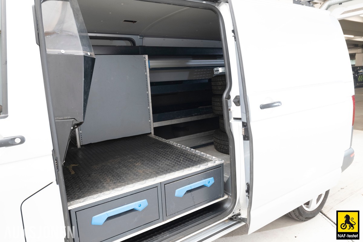 2020 VOLKSWAGEN TRANSPORTER 2,0 TDI 150HK LANG 4MOTION HENGERFESTE VARMER INNREDNING
