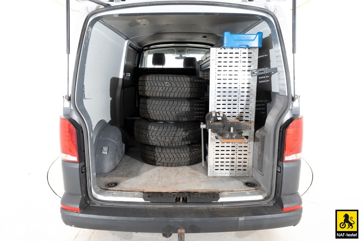 2020 VOLKSWAGEN TRANSPORTER 2,0 TDI 150HK LANG 4MOTION HENGERFESTE VARMER INNREDNING