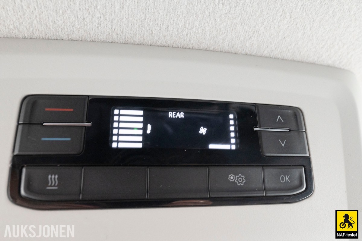 2020 VOLKSWAGEN TRANSPORTER 2,0 TDI 150HK LANG 4MOTION HENGERFESTE VARMER INNREDNING